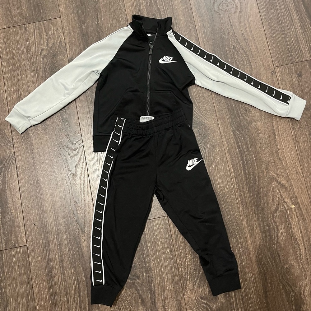 Nike Set - 3T - Good Conition